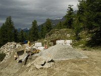 CH, Wallis, Saas Grund 10, building a new suone, Saxifraga-Willem van Kruijsbergen