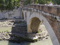 I, Roma, Roma, Ponte Fabricio in Roma city, Saxifraga-Tom Heijnen