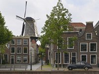 NL, Zuid-Holland, Schiedam, Lange Haven - Vismarkt with view on De Walvisch (windmill) 1, Saxifraga-Tom Heijnen