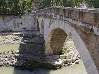 I, Città Metropolitana di Roma Capitale, Roma, Ponte Fabricio in Roma city, Saxifraga-Tom Heijnen