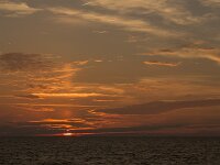 Zonnezuil boven ondergaande zon  IJsselmeer, Flevoland, Netherlands : sunset, setting sun, twilight, sun pillar, light pillar, astronomy, cloudscape, skyscape
