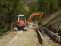 CH, Wallis, Saas Grund 9, building a new suone, Saxifraga-Willem van Kruijsbergen